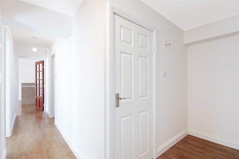 2 bedroom flat for sale, Broomhill Path, Broomhill, Glasgow, G11