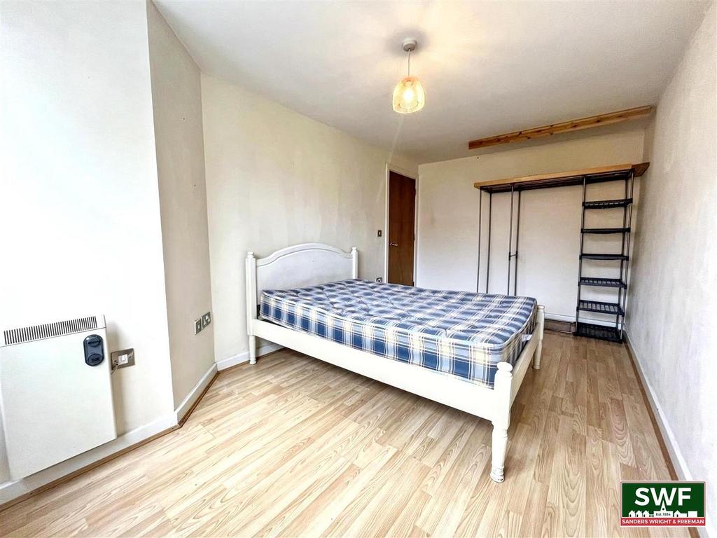 Bedroom2 (11).jpg