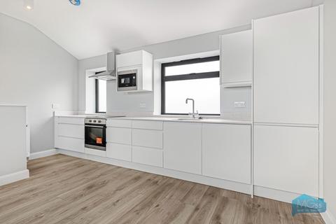 undefined, Gabriel Mews, London, N10