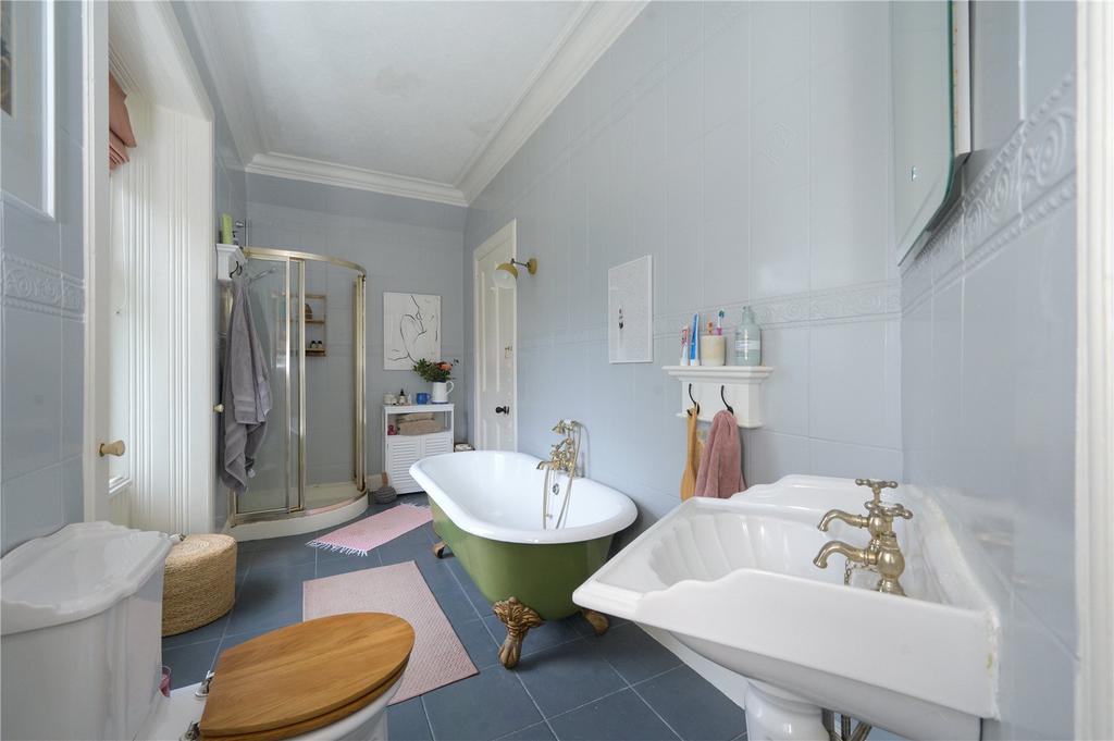Ensuite