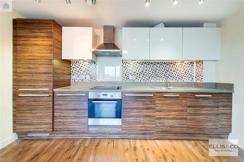 2 bedroom apartment to rent, The Green, Southall, UB2