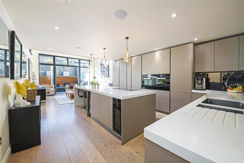 Kitchen/Dining