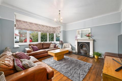 undefined, The Greenway, Epsom