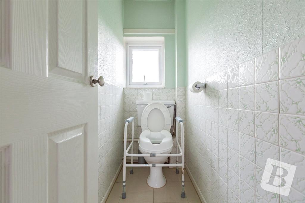 F/F Cloakroom