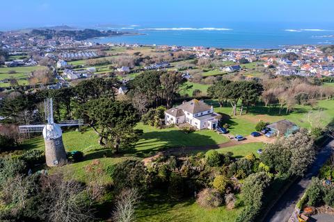 6 bedroom property for sale, Rue du Hamel, St Saviour's, Guernsey, GY7