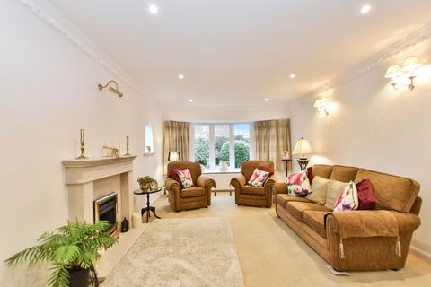 2 bedroom detached bungalow for sale, Parkways Grove, Leeds LS26