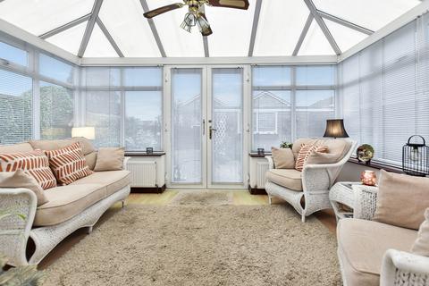 2 bedroom detached bungalow for sale, Parkways Grove, Leeds LS26
