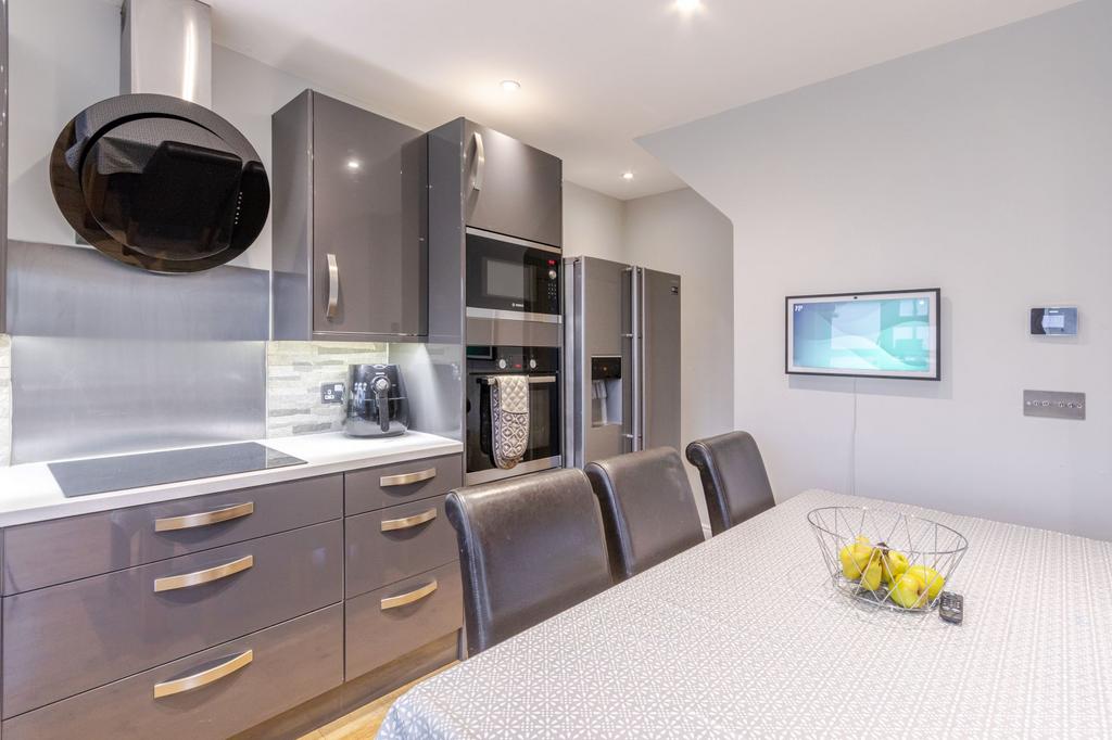 Kitchen 4