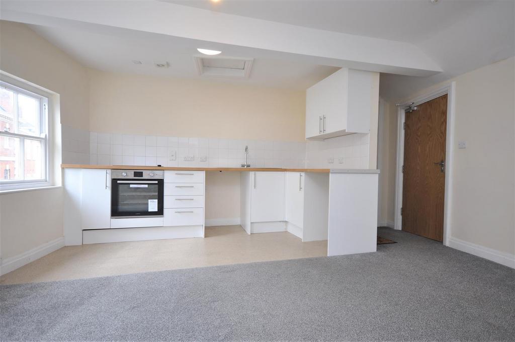 Kitchen/living