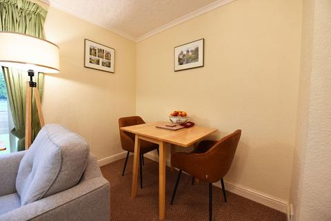 2 bedroom ground floor flat for sale, Ingatestone Drive, Stourbridge DY8