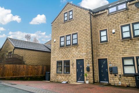 4 bedroom townhouse for sale, Field Fold, Skelmanthorpe, HD8