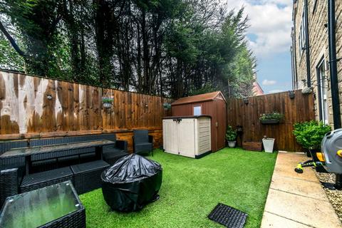 4 bedroom townhouse for sale, Field Fold, Skelmanthorpe, HD8