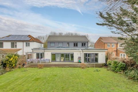 4 bedroom detached house for sale, Norwood Lane, Meopham, Gravesend, Kent, DA13 0YE