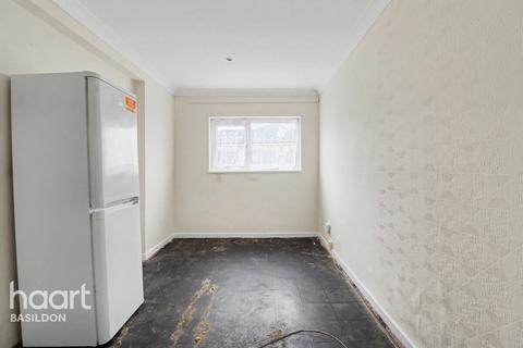3 bedroom end of terrace house for sale, Sturrocks, Basildon