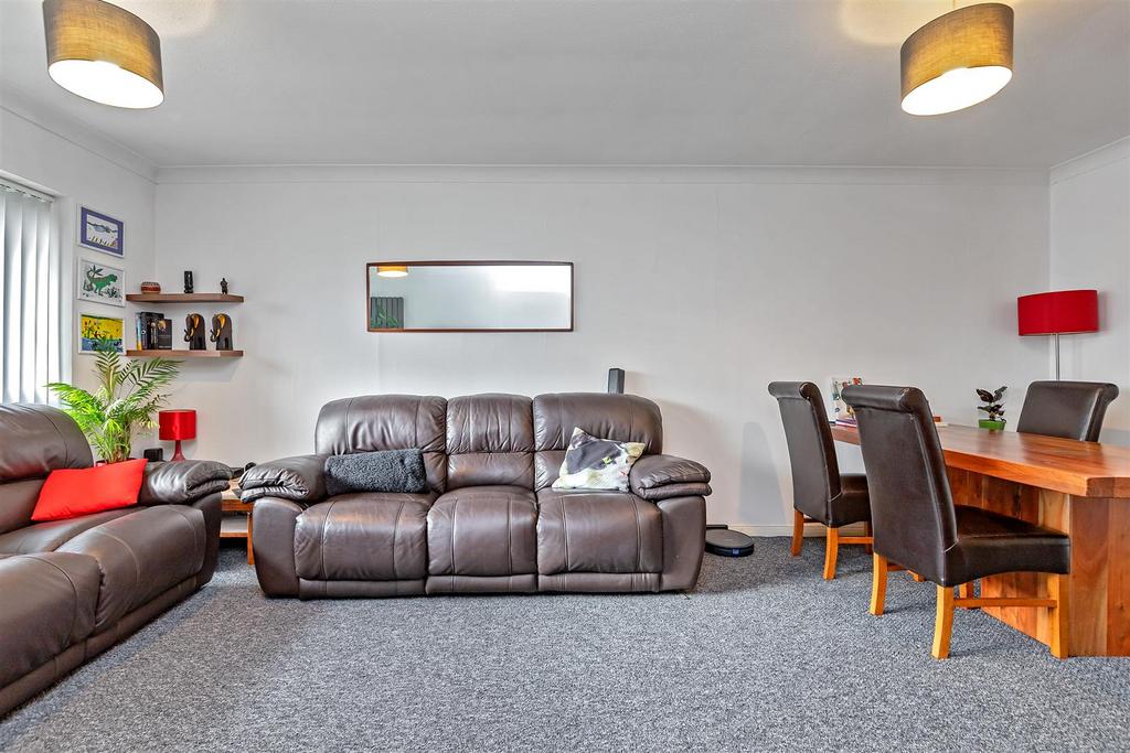 5 Hathaway Court-18.jpg