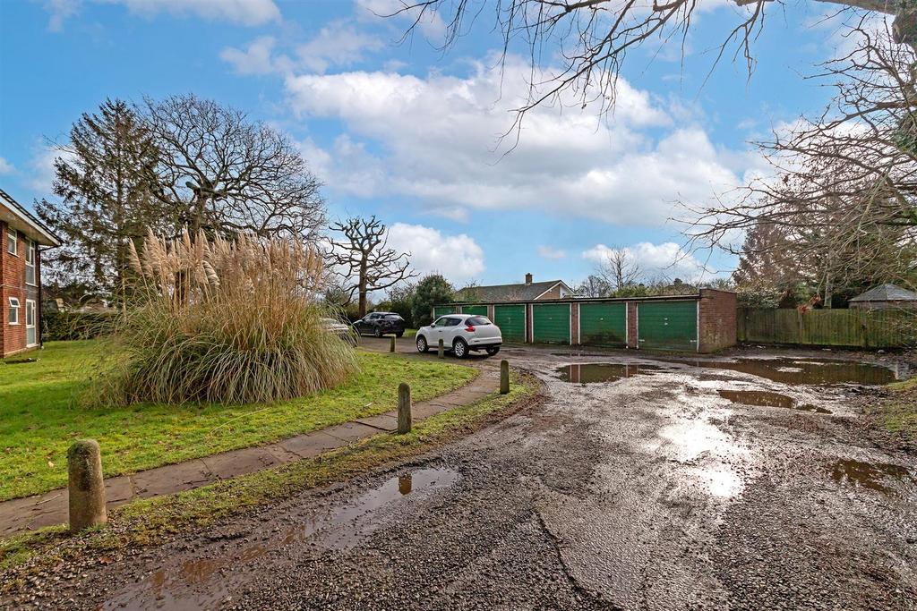 5 Hathaway Court-25.jpg