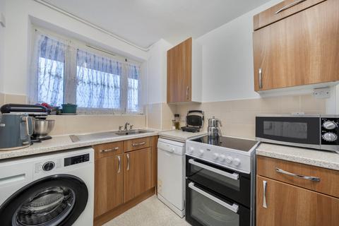 undefined, Armfield Crescent, Mitcham CR4