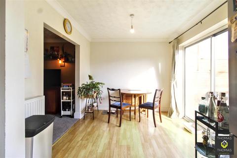 undefined, Simon Road, Longlevens