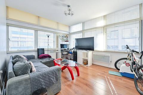 2 bedroom flat to rent, Newington Causeway, Borough, London, SE1