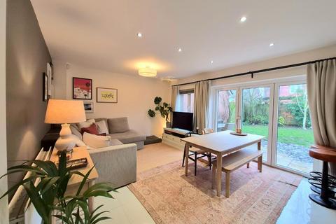 4 bedroom detached house for sale, Barnard Close, Earls Barton, Northamptonshire NN6