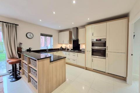 4 bedroom detached house for sale, Barnard Close, Earls Barton, Northamptonshire NN6