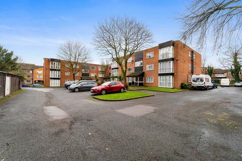 2 bedroom flat for sale, Lincoln Court, Salford