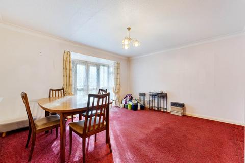 2 bedroom flat for sale, Lincoln Court, Salford