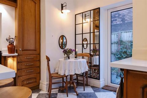 6 bedroom house for sale, Warren Road, Worthing