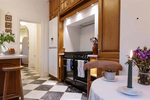 6 bedroom house for sale, Warren Road, Worthing