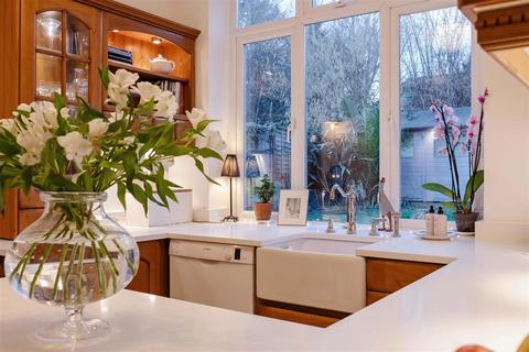 6 bedroom house for sale, Warren Road, Worthing