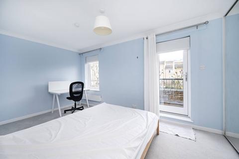 Bowmans Mews, Tower Hill, London, E1
