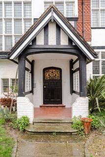 3 bedroom flat for sale, Pevensey Road, St Leonards On Sea, East Sussex, TN38