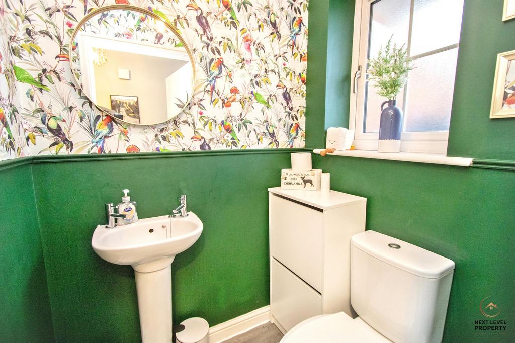 Wc/Cloakroom
