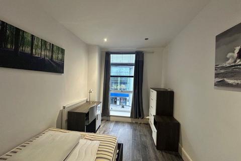undefined, Room 4, Flat 3, 41 Broadway