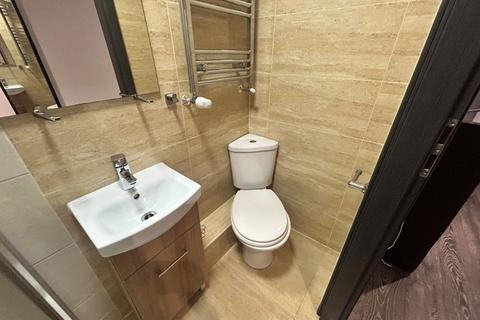 undefined, Room 4, Flat 3, 41 Broadway