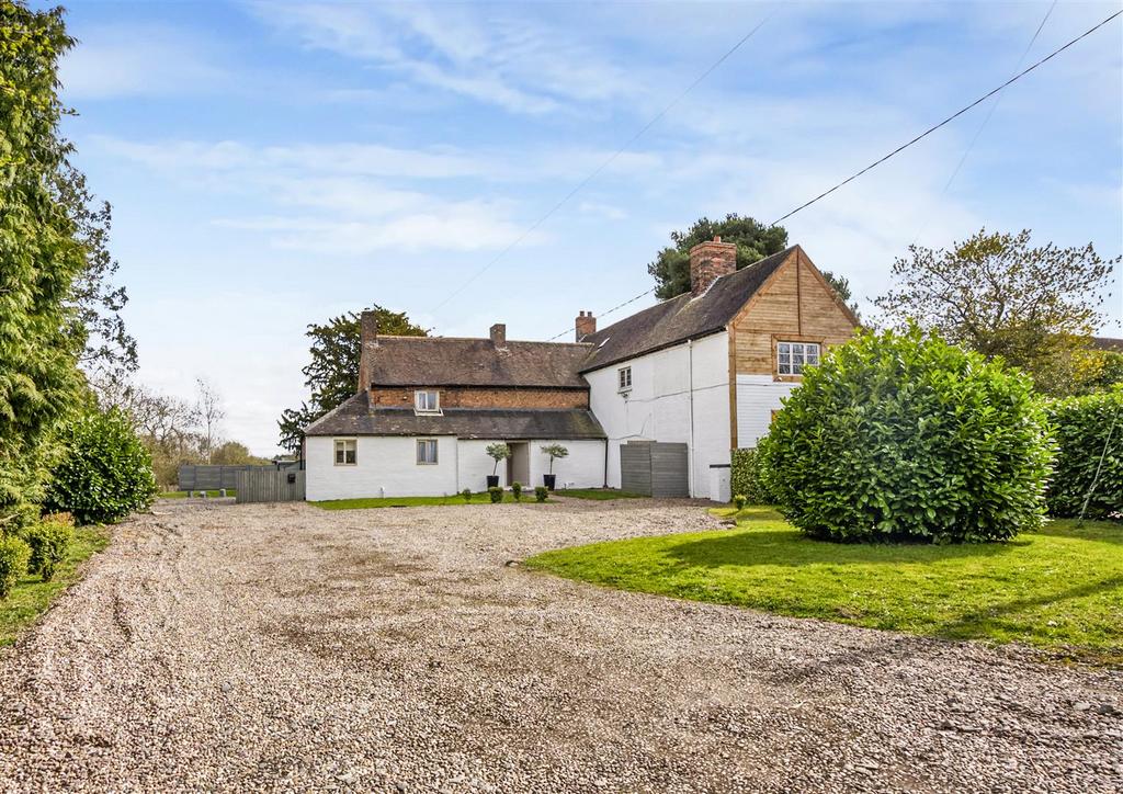 Blythbury Farmhouse Cottage-6.jpg