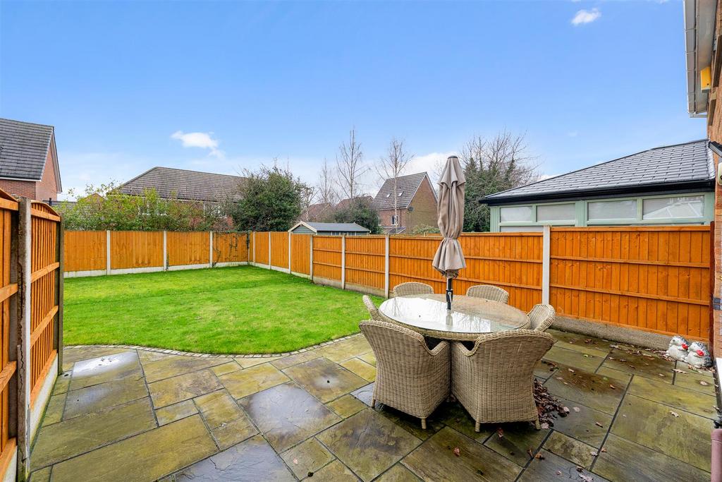 22 GOLDWORTH FOLD RAINHILL-21.jpg