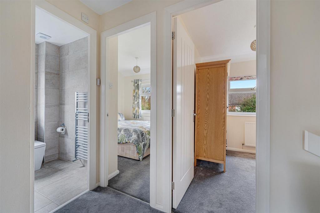 22 GOLDWORTH FOLD RAINHILL-8.jpg