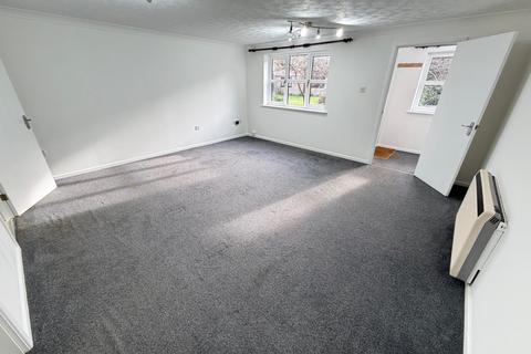 undefined, Clifton Gardens, Regents Park SO15