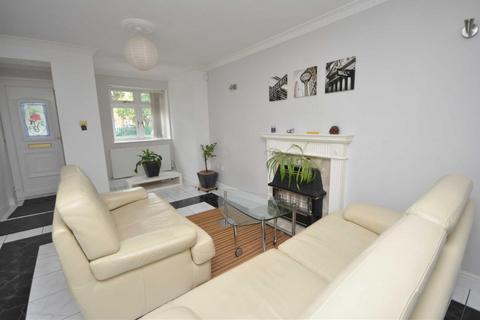 4 bedroom house to rent, Heathfield Drive, Mitcham, Surrey, CR4