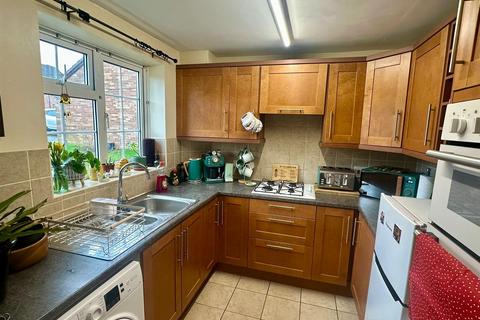 2 bedroom terraced house for sale, Holmfirth Close, Hereford