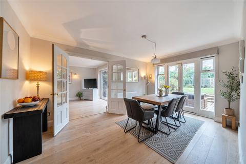 undefined, Hawkes Leap, Surrey GU20