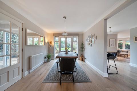undefined, Hawkes Leap, Surrey GU20