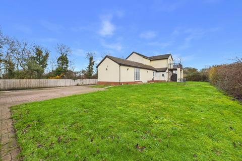 4 bedroom semi-detached house for sale, Brackley Road, Silverstone, NN12