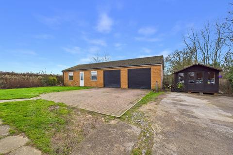 4 bedroom semi-detached house for sale, Brackley Road, Silverstone, NN12