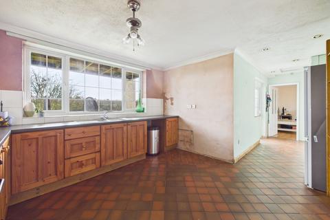 4 bedroom semi-detached house for sale, Brackley Road, Silverstone, NN12