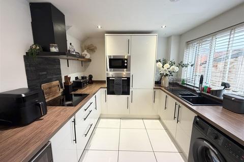 3 bedroom house for sale, Callington Close, Houghton Le Spring DH4