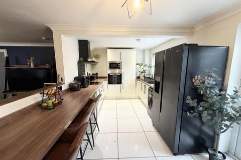 3 bedroom house for sale, Callington Close, Houghton Le Spring DH4