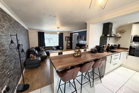 3 bedroom house for sale, Callington Close, Houghton Le Spring DH4