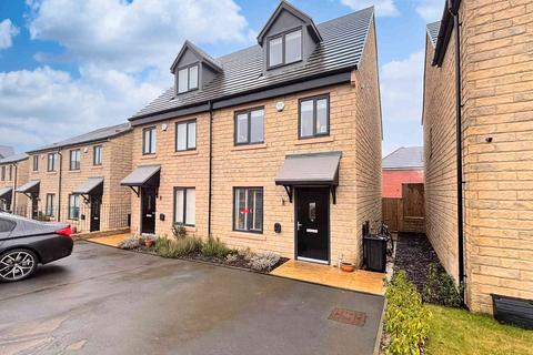 3 bedroom semi-detached house for sale, Willow Lane, Hipperholme HX3